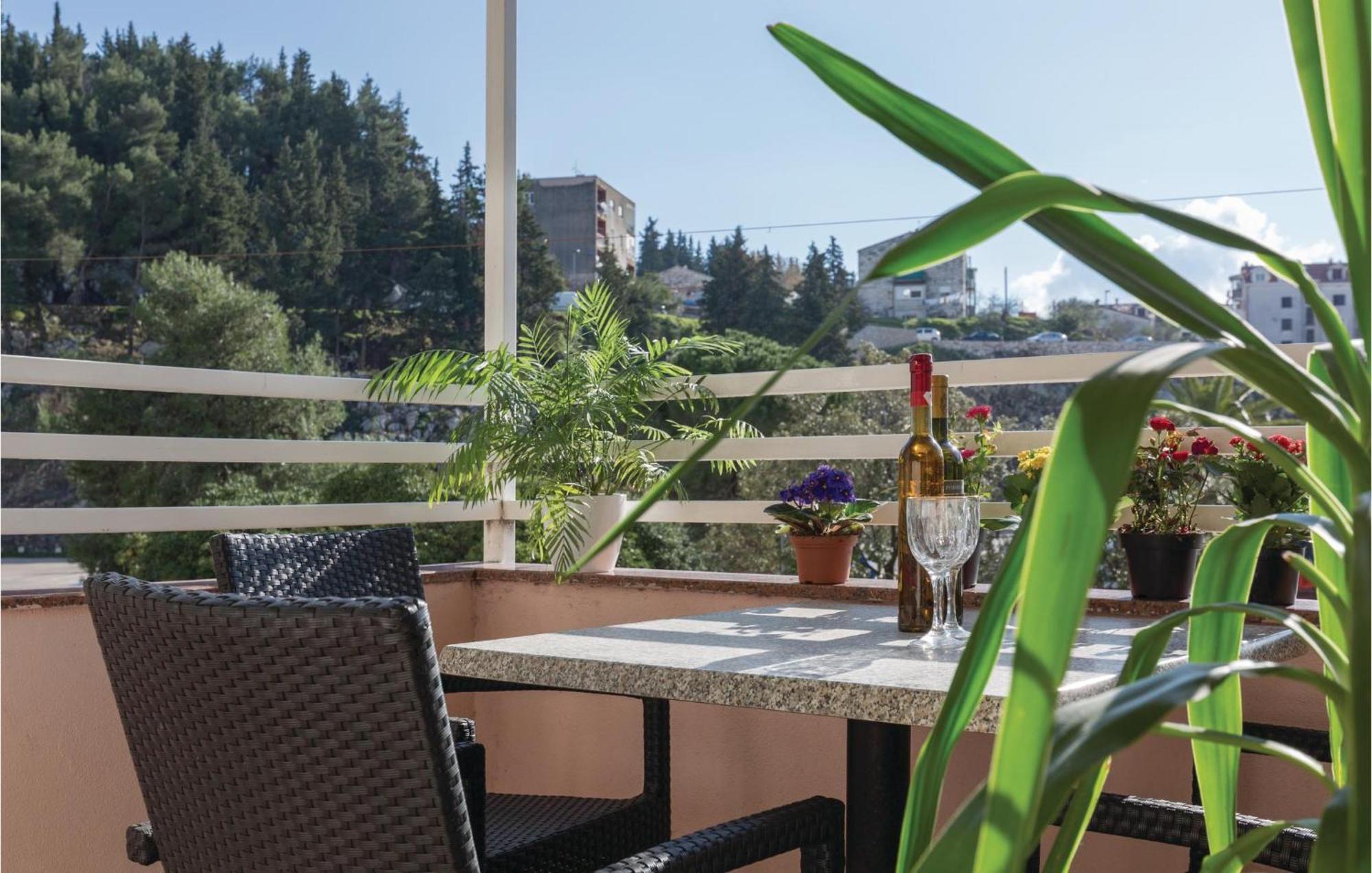 Awesome Apartment In Ploce With Kitchen Exterior foto